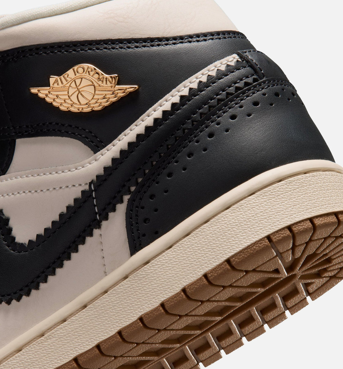 Air Jordan 1 Mid SE Women's Lifestyle Shoe – Off-Noir/Chalk/Pearl White