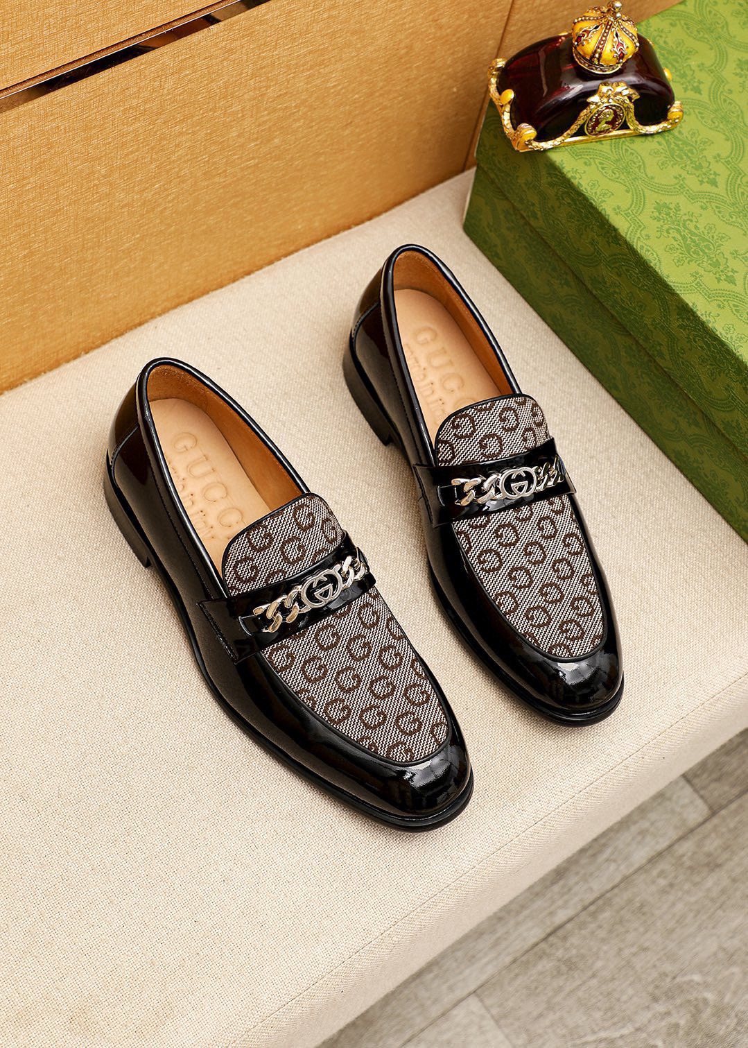 Gucci Men's Black & Beige Patterned Loafers