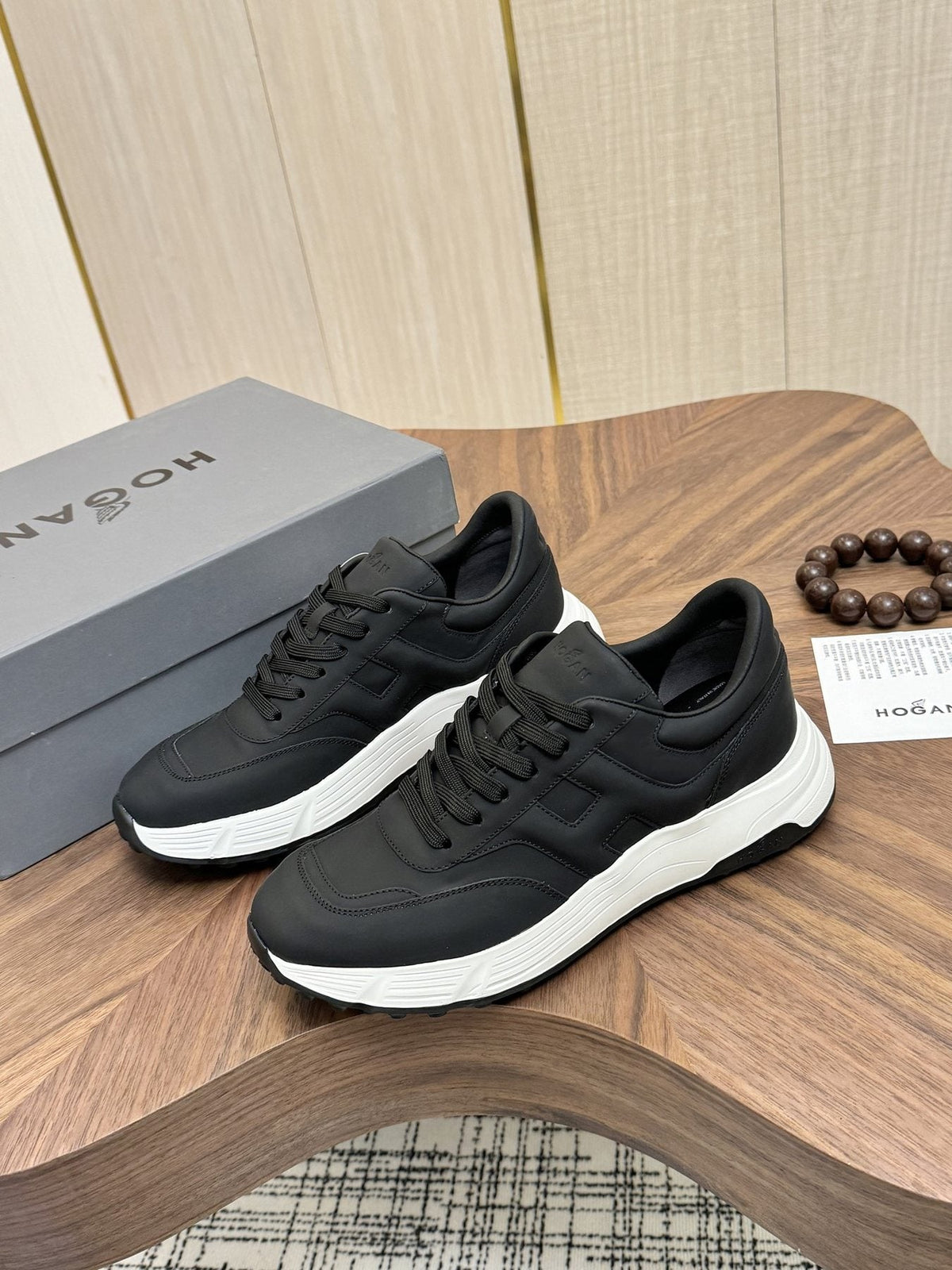 Hogan Low-Top Sneakers